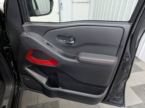 Used 2023 Nissan Frontier PRO-4X w/ Pro-4X Premium Package image 31
