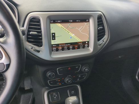 Used 2021 Jeep Compass Latitude image 22