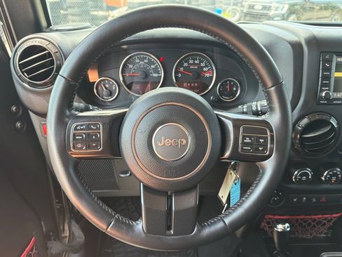 Used 2017 Jeep Wrangler Unlimited Rubicon AWD/4WD image 43
