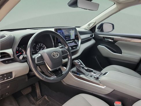 Used 2021 Toyota Highlander Platinum AWD/4WD image 23