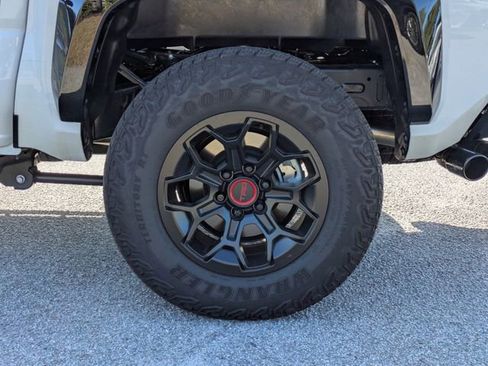 Used 2025 Toyota Tacoma TRD Pro AWD/4WD image 9