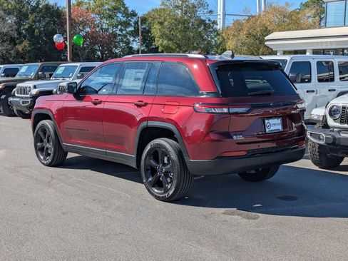 New 2025 Jeep Grand Cherokee Altitude AWD/4WD image 7