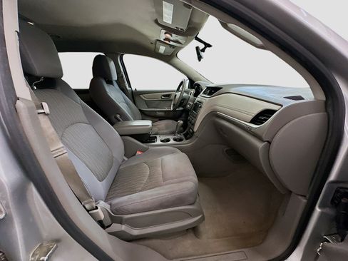 Used 2015 Chevrolet Traverse LS FWD image 32