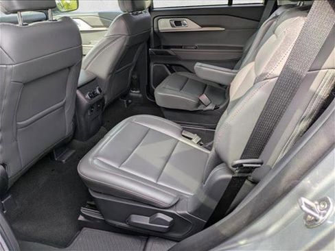 Used 2025 Ford Explorer Active w/ Active Comfort Package image 15