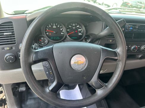 Used 2011 Chevrolet Silverado 1500 W/T w/ LS Package AWD/4WD image 12