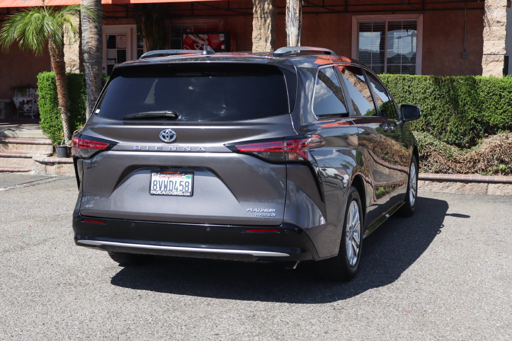Used 2021 Toyota Sienna Platinum AWD/4WD image 9