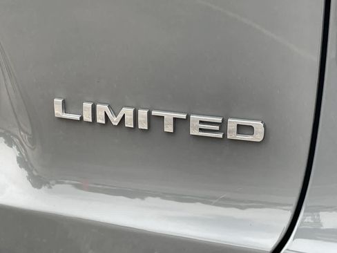Used 2019 Jeep Cherokee Limited AWD/4WD image 40