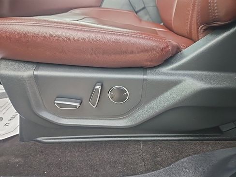 Used 2023 Ford Expedition Max Limited image 10