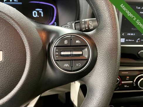 Used 2025 Kia Soul LX w/ LX Technology Package FWD image 25