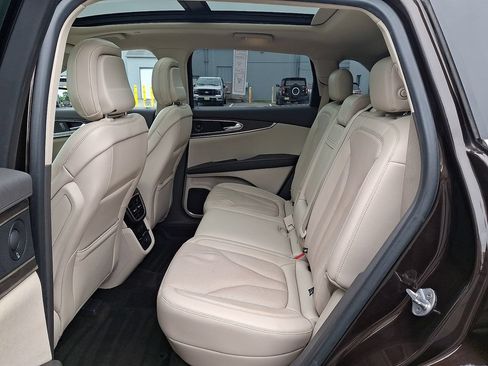 Used 2020 Lincoln Nautilus Reserve w/ Equipment Group 201A FWD image 11