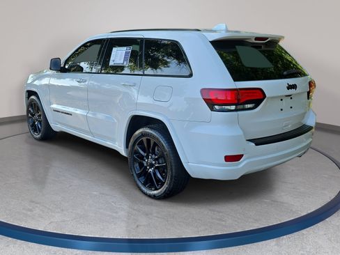 Used 2020 Jeep Grand Cherokee Altitude RWD image 7