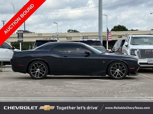 Used 2018 Dodge Challenger R/T Scat Pack RWD image 5