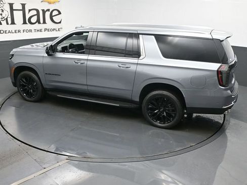 New 2025 Chevrolet Suburban Premier image 21