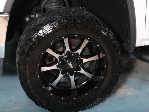 Used 2017 GMC Sierra 1500 SLE w/ SLE Value Package image 23