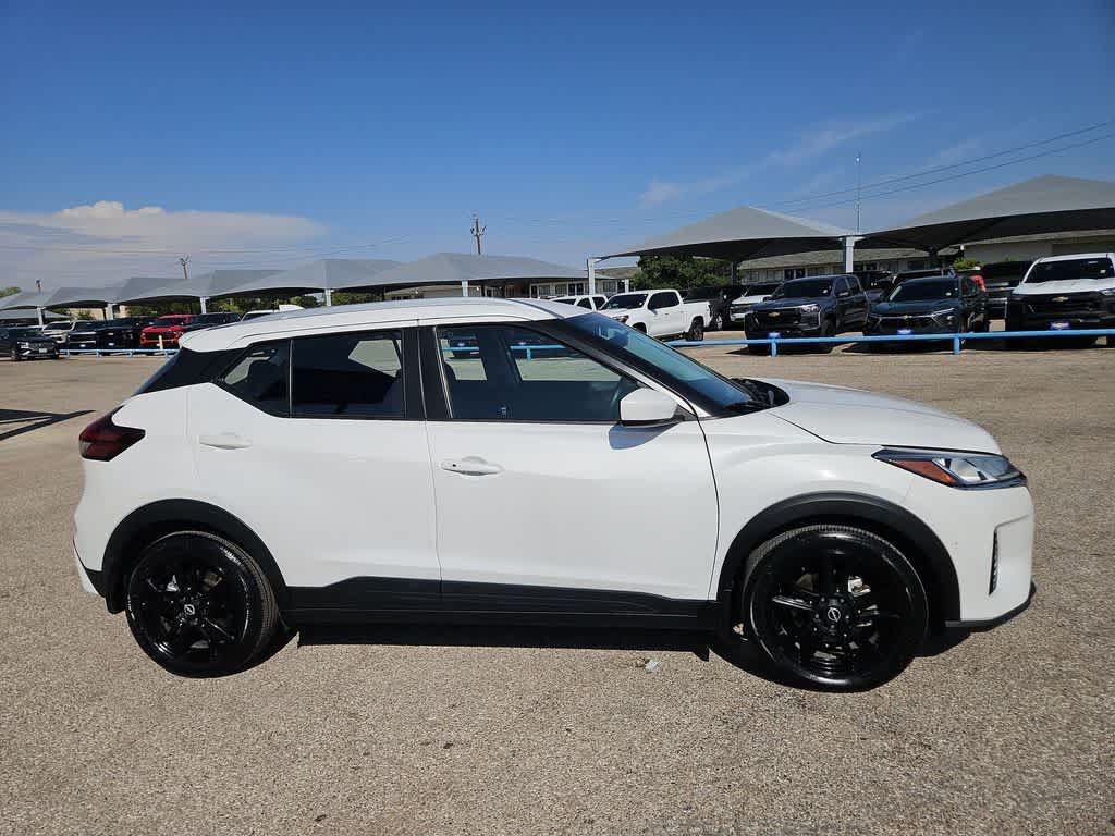 Used 2024 Nissan Kicks SV FWD image 9