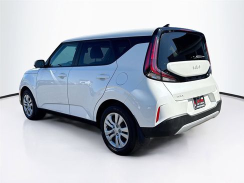 Used 2023 Kia Soul LX image 5