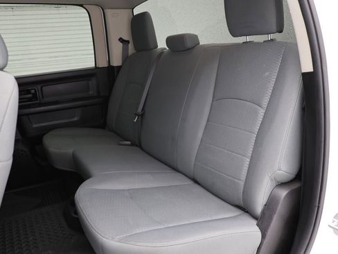 Used 2018 RAM 2500 Tradesman w/ Chrome Appearance Group image 16