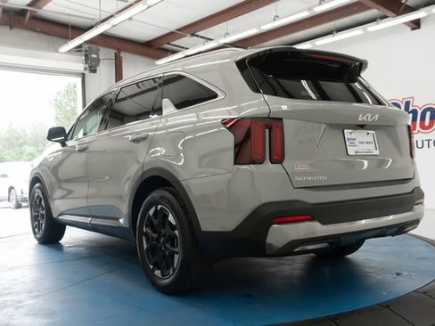 Used 2024 Kia Sorento S w/ Panoramic Sunroof Package FWD image 24