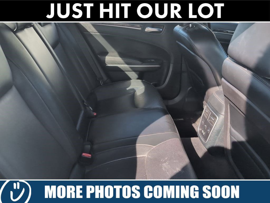 Used 2015 Chrysler 300 C RWD image 8