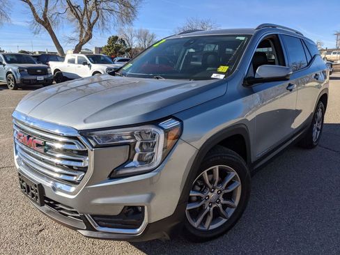 Used 2024 GMC Terrain SLT image 6