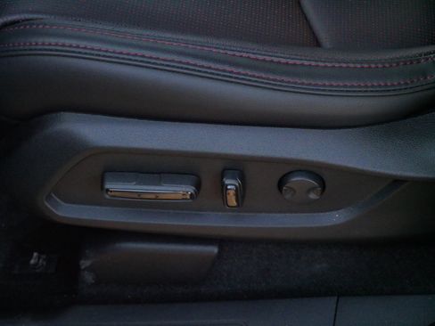 Certified 2025 Honda Pilot Black Edition image 20