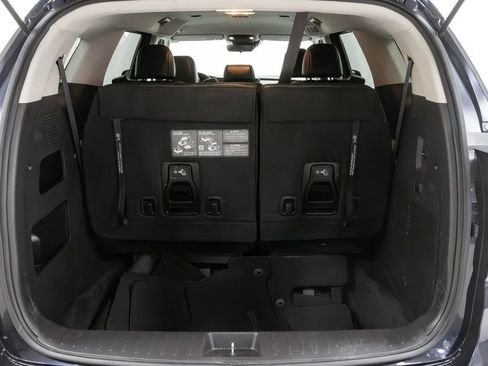 Used 2024 Kia Carnival LX FWD image 34