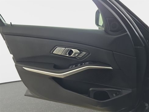 Used 2025 BMW 330i xDrive Sedan w/ Premium Package image 30