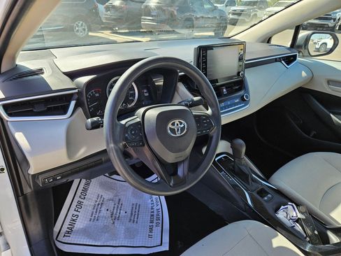 Used 2022 Toyota Corolla LE FWD image 15