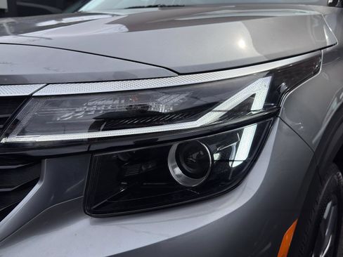 Used 2024 Kia Seltos S image 11