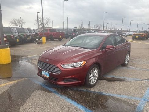 Used 2014 Ford Fusion SE image 3