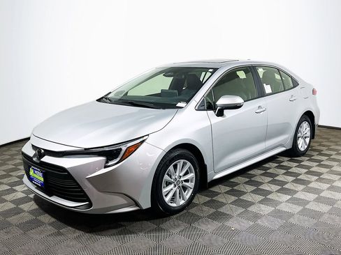 New 2026 Toyota Corolla XLE FWD image 4