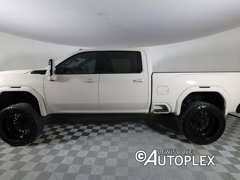 Used 2026 GMC Sierra 2500 AT4X image 9