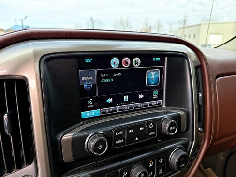 Used 2014 Chevrolet Silverado 1500 High Country w/ High Country Premium Package image 16