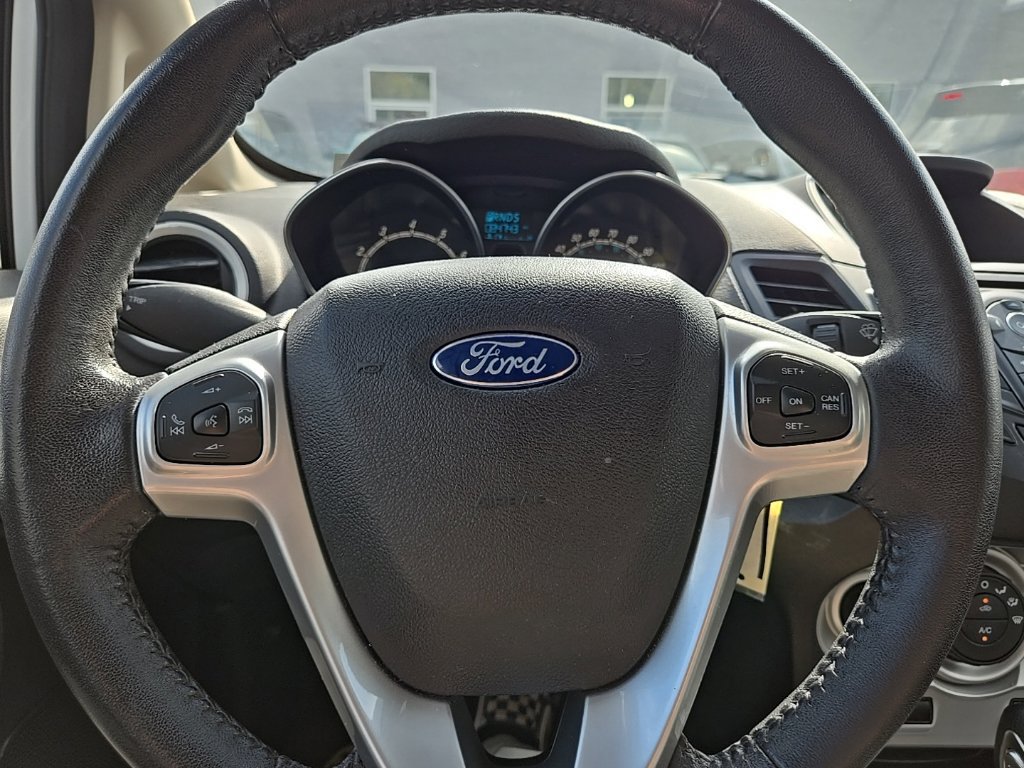 Used 2016 Ford Fiesta SE FWD image 15