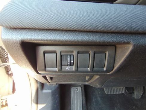 Used 2024 Subaru Outback Premium AWD/4WD image 18