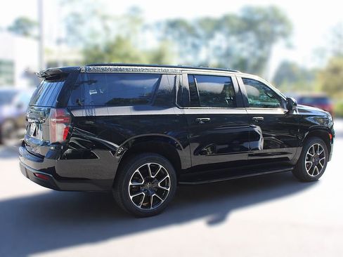 Used 2022 Chevrolet Suburban RST image 14