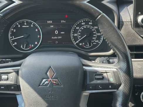 Used 2022 Mitsubishi Outlander SEL AWD/4WD image 16