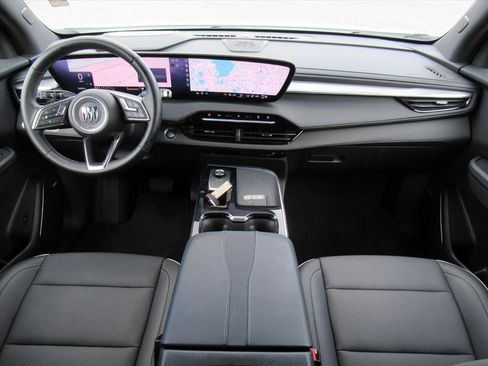 Used 2025 Buick Enclave Preferred image 11