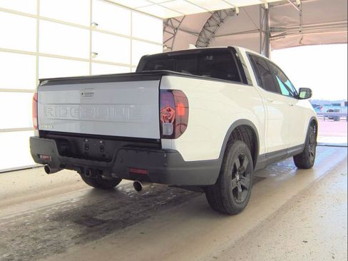 Used 2024 Honda Ridgeline Black Edition image 3