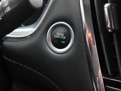 Certified 2021 Chevrolet Traverse LT image 17