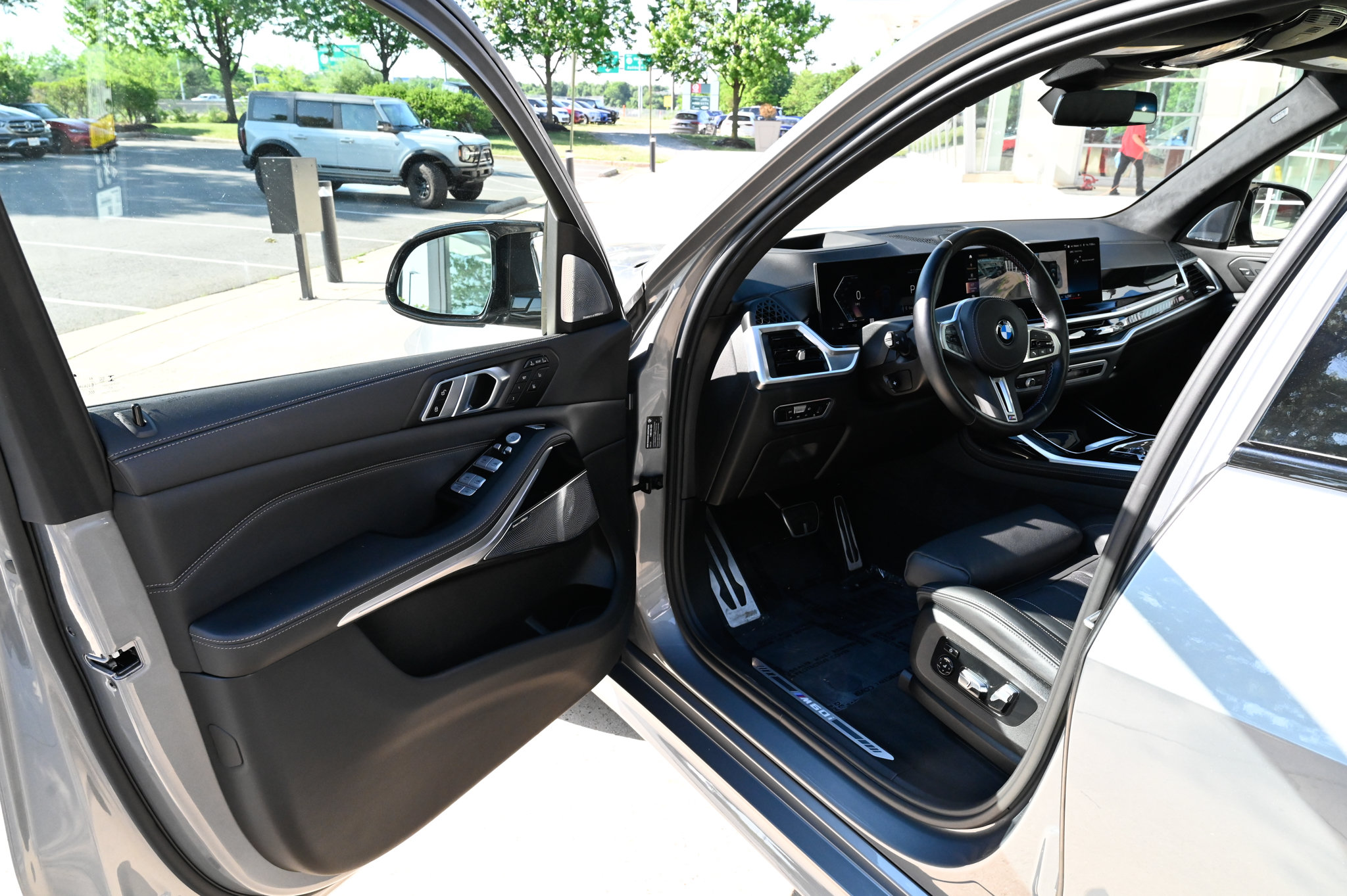 Used 2023 BMW X7 M60i w/ Executive Package AWD/4WD image 14