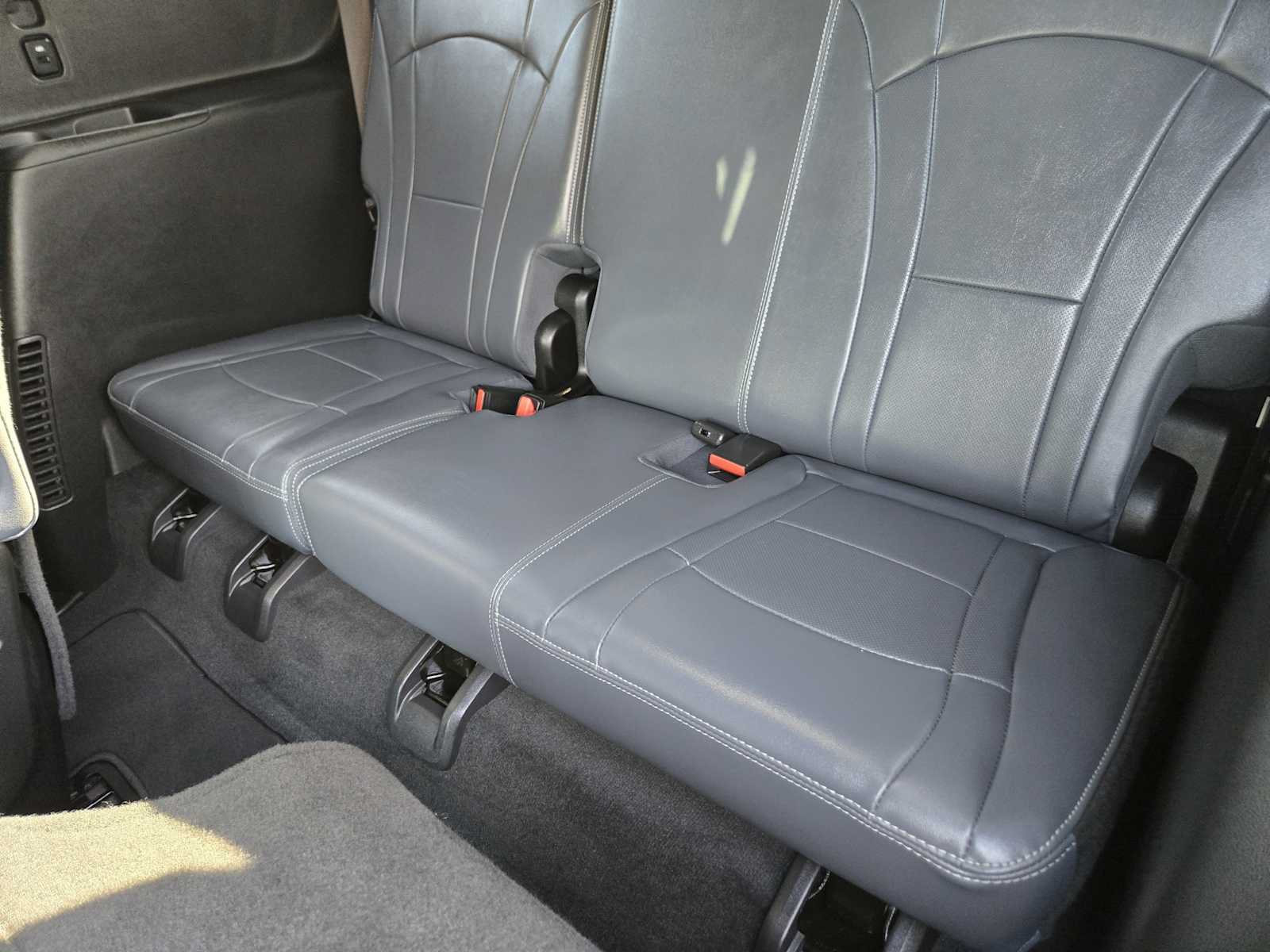 Used 2023 Buick Enclave Essence w/ Sport Touring Edition FWD image 29