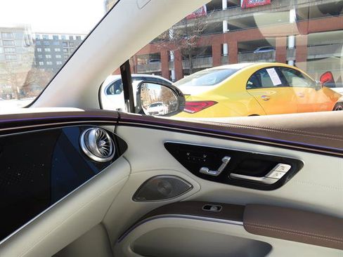 Certified 2023 Mercedes-Benz EQS 580 4MATIC Sedan image 17