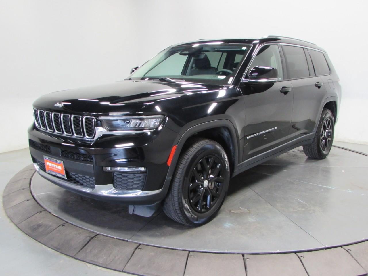 Used 2023 Jeep Grand Cherokee L Limited AWD/4WD image 3