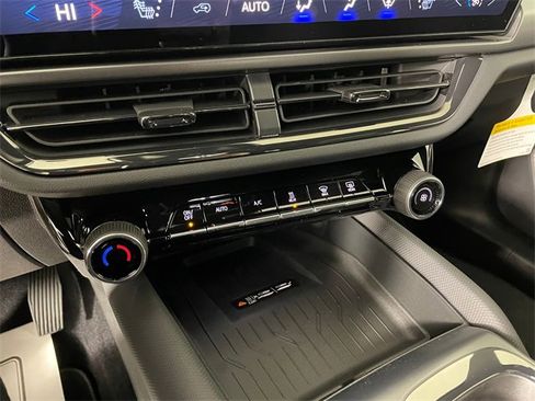 New 2026 Chevrolet Equinox EV RS image 6