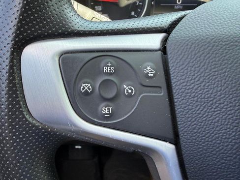 Used 2024 GMC Terrain SLE AWD/4WD image 17