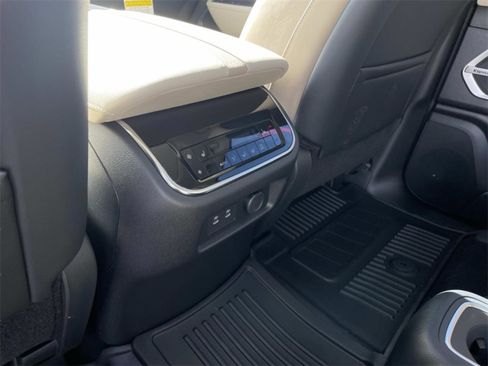 New 2026 Nissan Armada Platinum image 7