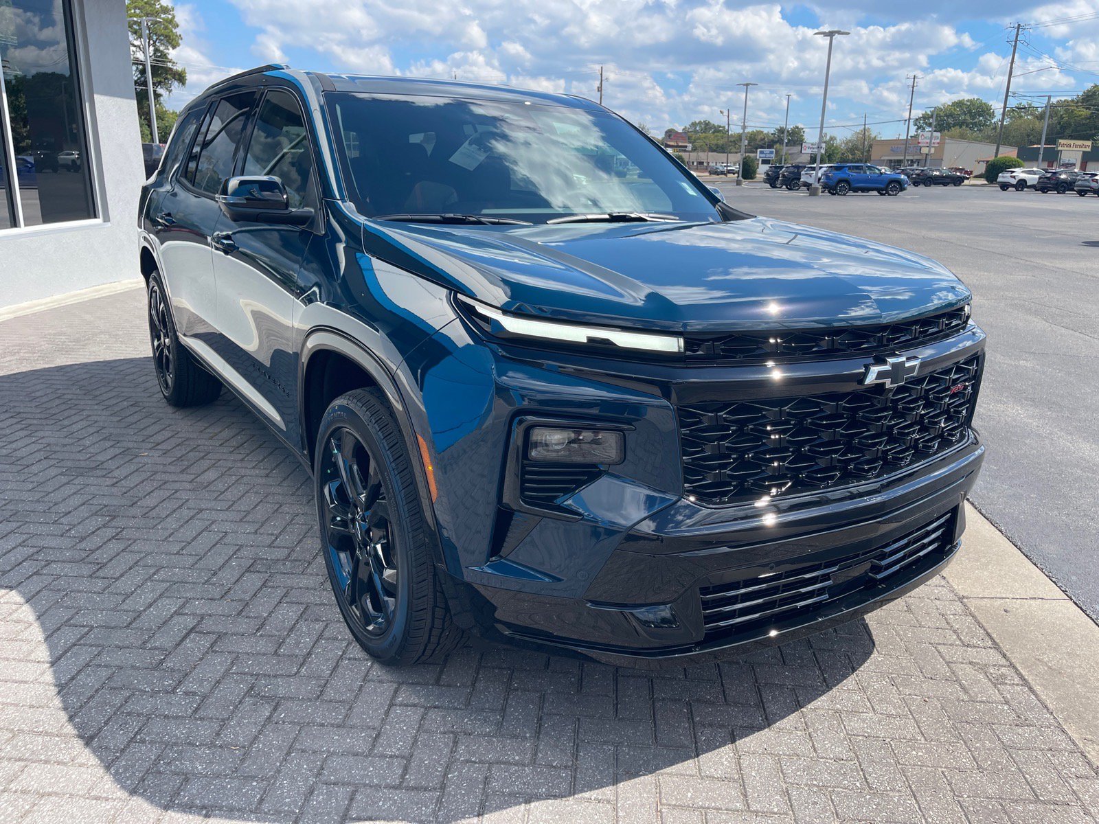 New 2027 Chevrolet Traverse RS FWD image 3