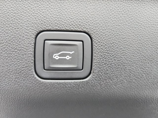 Used 2024 Chevrolet Tahoe High Country AWD/4WD image 16