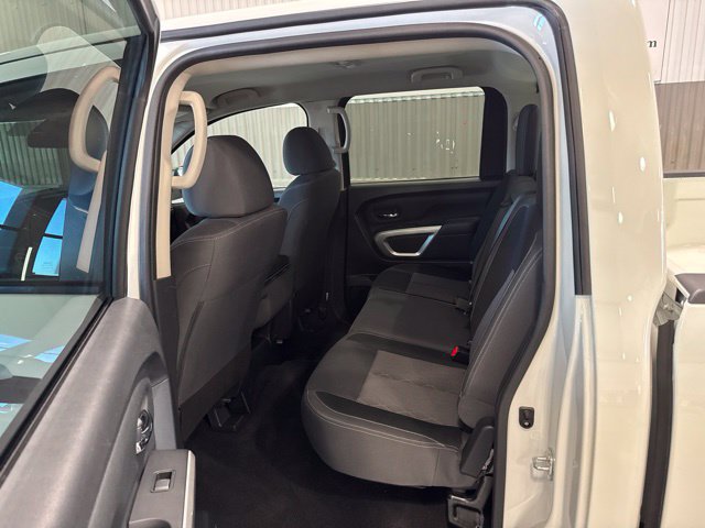 Used 2024 Nissan Titan SV AWD/4WD image 12